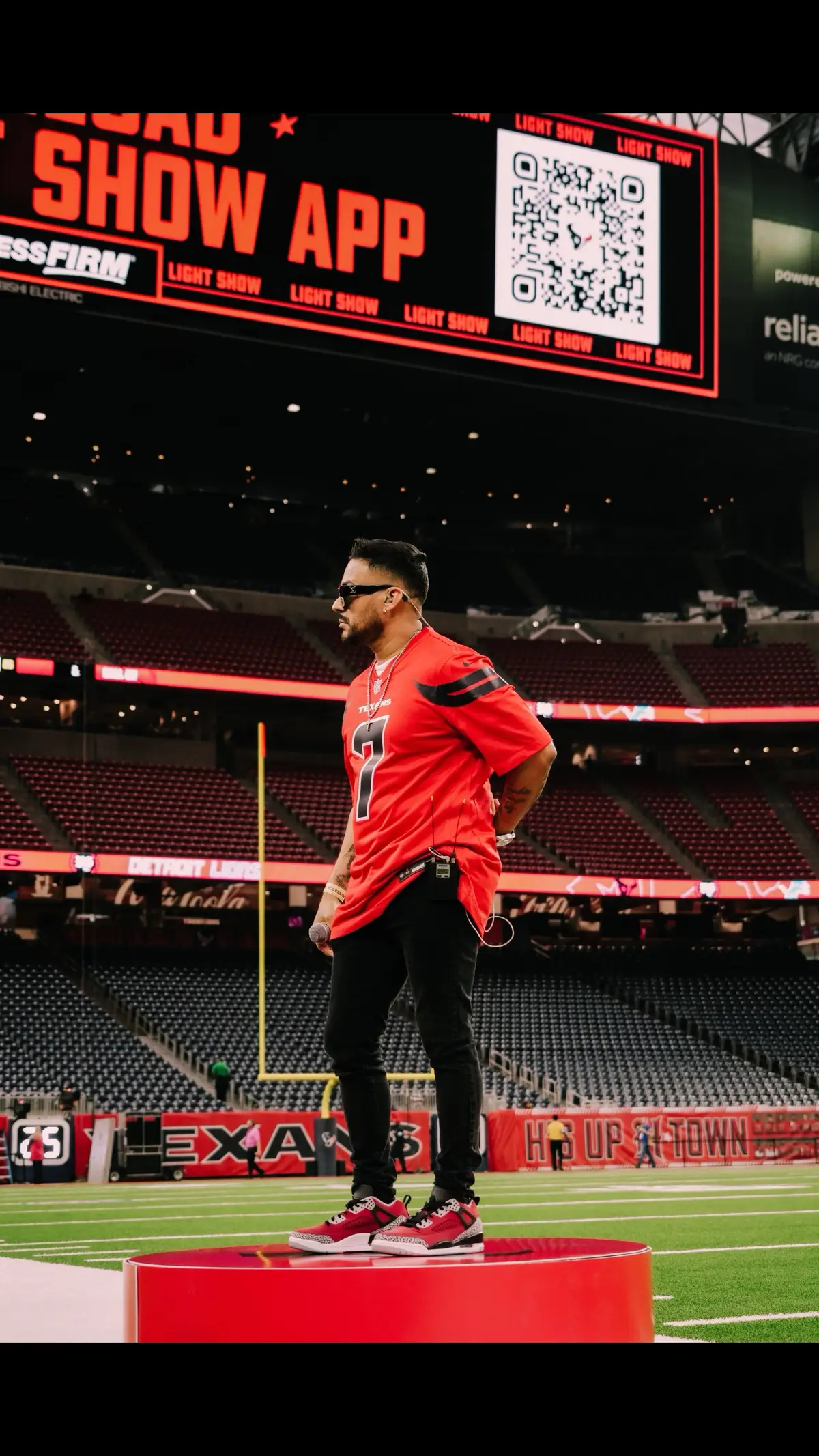 H-Town I’m singing the National Anthem for the Texans tonight! It’s Sunday Night Football game of the week! @Houston Texans vs @Detroit Lions #fyp #foryoupage #frankiej #texans #lions #tiktok #nationalanthem 