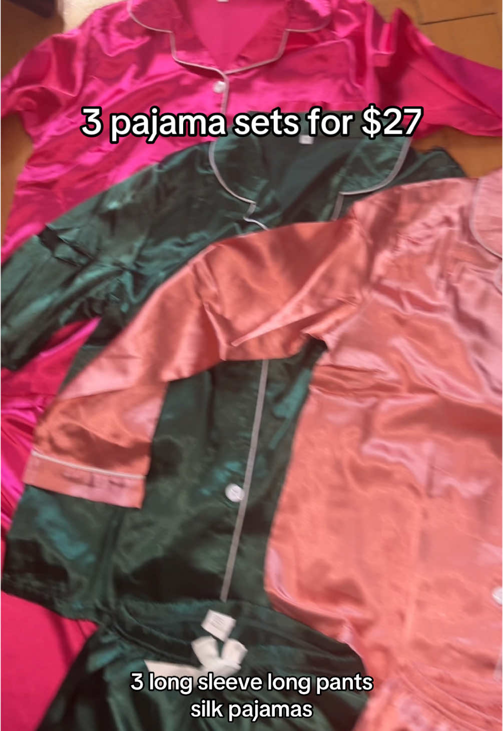 These pajamas are perfect for winter #pajamaset #pajamas #pajamasets #pajamapants #blackfridaydeals #tiktokshopblackfriday #tiktokshopcybermonday 