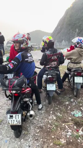 Cũng muốn có ny như nta lắm chớ mỗi lần đi toàn đi chụp ảnh cho tụi nó #touringlientinh #xedovietnam #rsx150🇲🇾🇻🇳 #baomini #yz15r_malaysia 