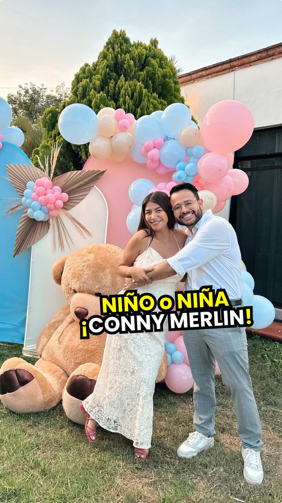 Parece que fue ayer cuando nos enteramos de tu embarazo Conny!  @Conny Merlin 🥹❤️✨ No me cabe duda que ese bebé tiene a una mamá trabajadora, decidida, divertida, exitosa y con mucho amor! Y está rodeado de familiares y amigos que saben la luz con la que viene al mundo! Gracias por brindarme tu amistad, tus consejos, tus risas y lagrimas, sé que vivimos muchas cosas juntos y se vienen muchas más por vivir! Tu felicidad es la mía también ❤️ #Conny #ConnyMerlin #BebeMerlin #embarazo #noticias 