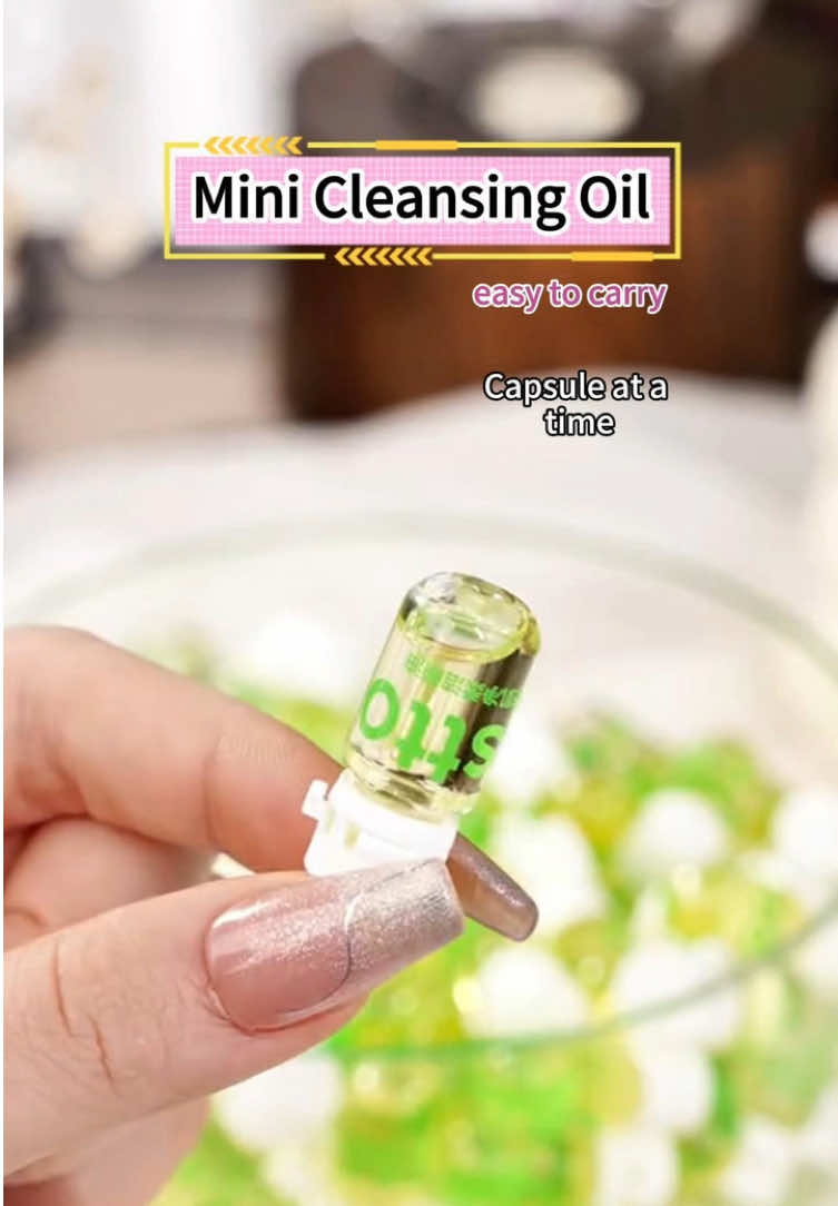 Mini Cleansing Oil,easy to carry.1111#cistto #removemakeup #cleansingoil #makeup #beauty #travelbeauty #travelskincare 