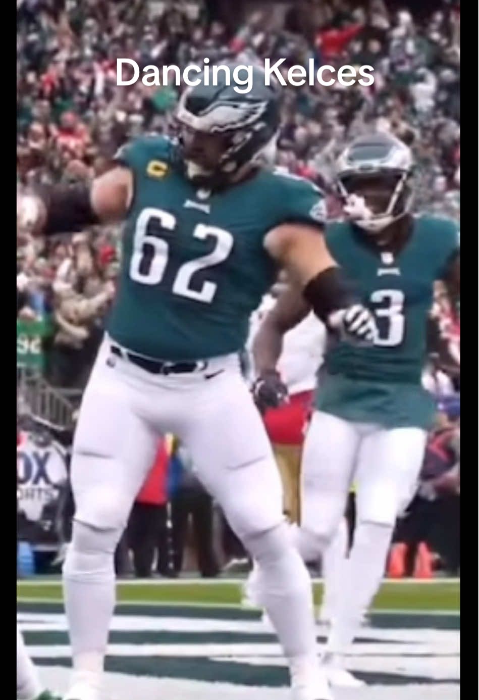 Kelce dance moves!! It must run in the family! 🤣🫶🏼🏈@@New Heights@@kelce_brothers##chiefs##kelce##kelcebrothers##traviskelce##jasonkelce##taylorswift##taylorandtravis##swifttok##swifttok##taylorswifttok##kelcebowl