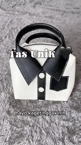 ada ya tas unikk kaya gini, bentuknya baju tapi dia tas super lucuwww bgtt🫶🏻 #promoguncang11111  #tas #taswanita #tasmurah #tascewek #taskekinian #slingbag #tasselempang #tasmurahberkualitas #rekomendasi 