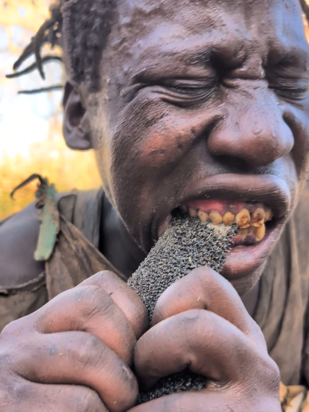 Have you tried this Soup So delicious and Nutrition 😋 Hadzabe tribe breakfast.#culture #bushmen #traditional 