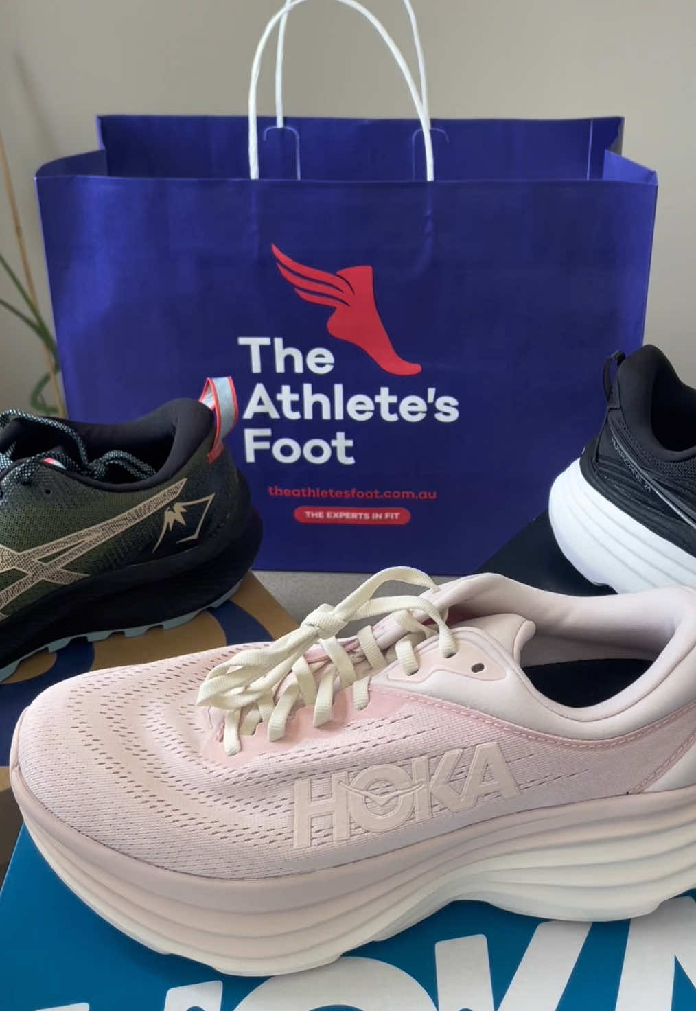 The big reveal 👟 @The Athlete’s Foot AU NZ has a shoe for everyone!  #Gifted #TAF #theathletesfoot #run #runtok #runningshoe #runningshoereview #saucony #hoka #asics #trailrun #trailrunning #trailrunningshoe #shoereview #runner #sydneyrunners #Running #unboxing #unbox #creatorsearchinsights  asics trabuco 12  saucony hurricane hoka bondi 8