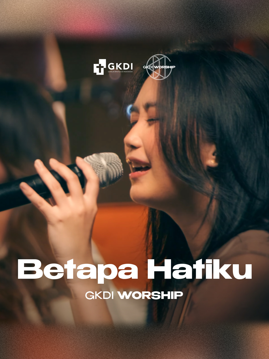 Ingat lagi kasih penyertaan Tuhan dalam hidupmu! Walau gak ada apapun dari kita yang sanggup membalas kebesaran kasih-Nya, tapi pujian “Betapa Hatiku” yang di-cover @gkdiworship ini mewakili banget perasaan kita yang terdalam. ✨🤍 Kalau mau dengar full version, jangan lupa cek link di kolom komentar! 😉 Di tengah segala kesibukan, rasakan dulu ketenangan dari lagu yang bikin damai ini! 🙌🏼 #betapahatiku #betapahatikutuhan #lagurohani #lagurohanikristen #coverlagurohani #coverlagurohanikristen #lagukristen #lagugereja #gkdiworship #gkdiofficial #gkdi