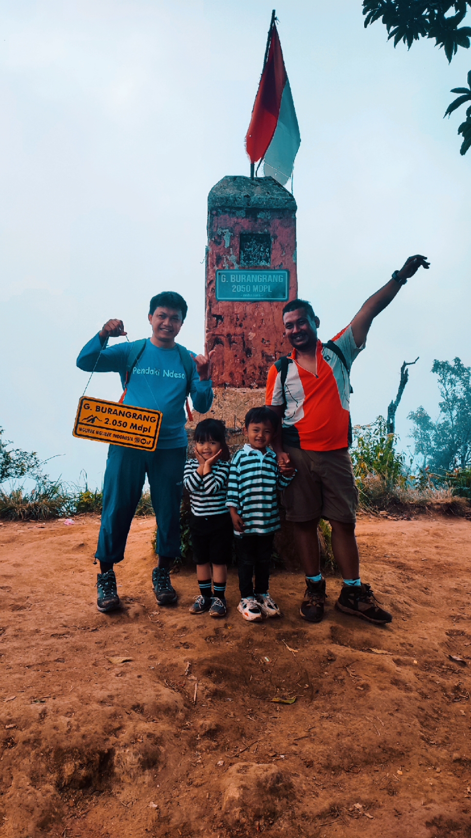 masa kecil yang gak akan terlupakan kelak #pendakicilik #burangrang2050mdpl #fyp