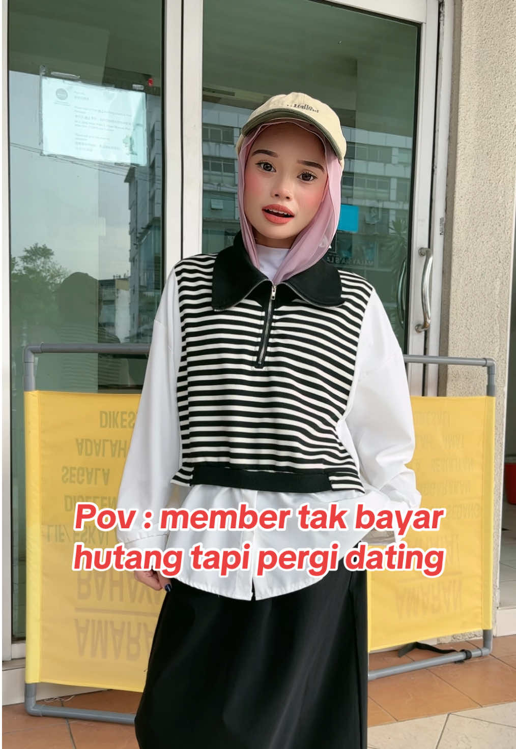 Bila nak bayar hutang saya ni..😤 dating boleh pulak😠😠😵‍💫 #fyp #fyppppppppppppppppppppppp #promo #OOTD #outfitideas #funnyvideos #klgangster #malaysiatiktok #malaysiacore #parody #funny #lawakmalaysia #ngakak 