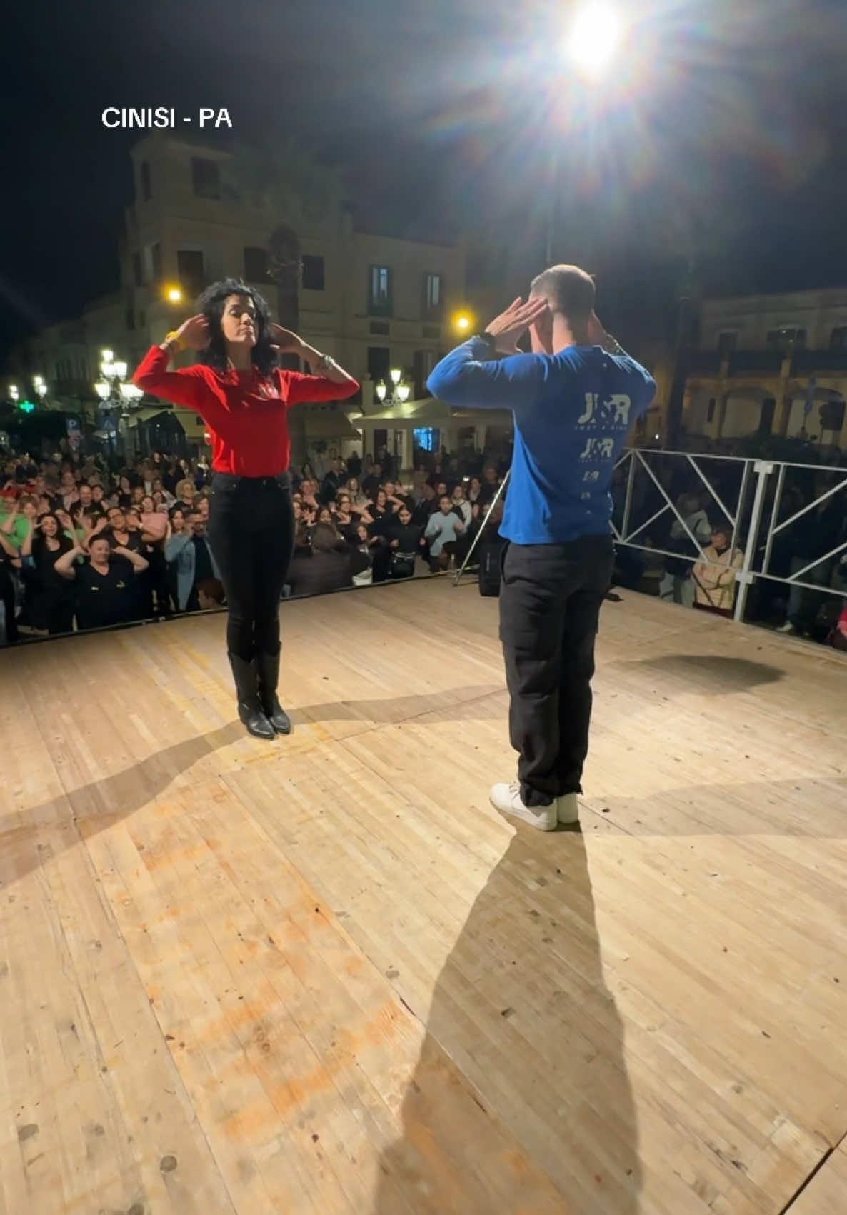 MEZZO ROTTO BALLO JOEY&RINA #joeyerina #joeydistefano #socialdance #hitdelmomento #hitadaballare #viral_video #viralvideos #neiperte 