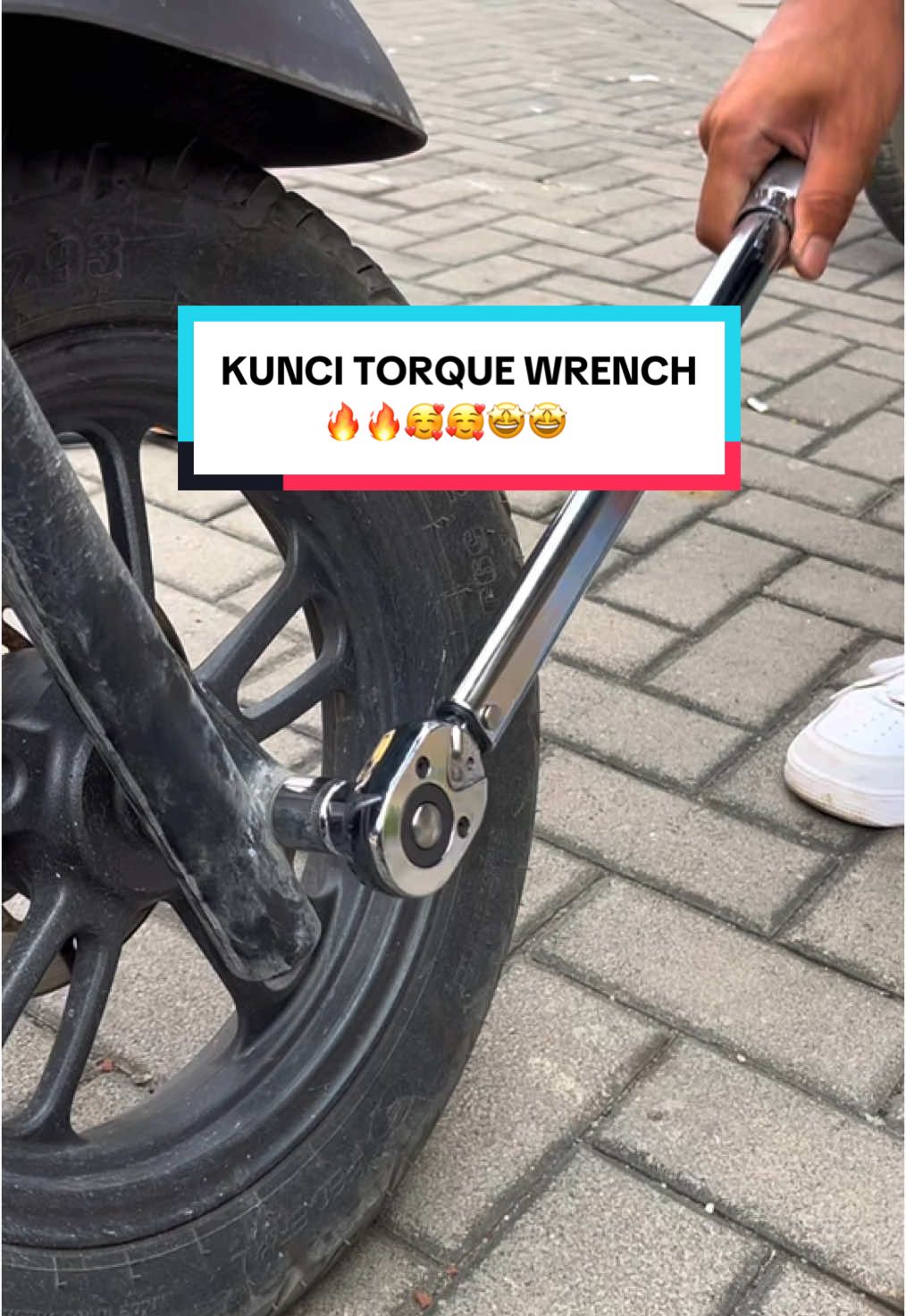 KUNCI MOMENT TORQUE WRENCH  #hobbyhippo #peralatanbengkel #kuncisocket #tiktoklifestylesale #fyp #hakanlatopsektir 