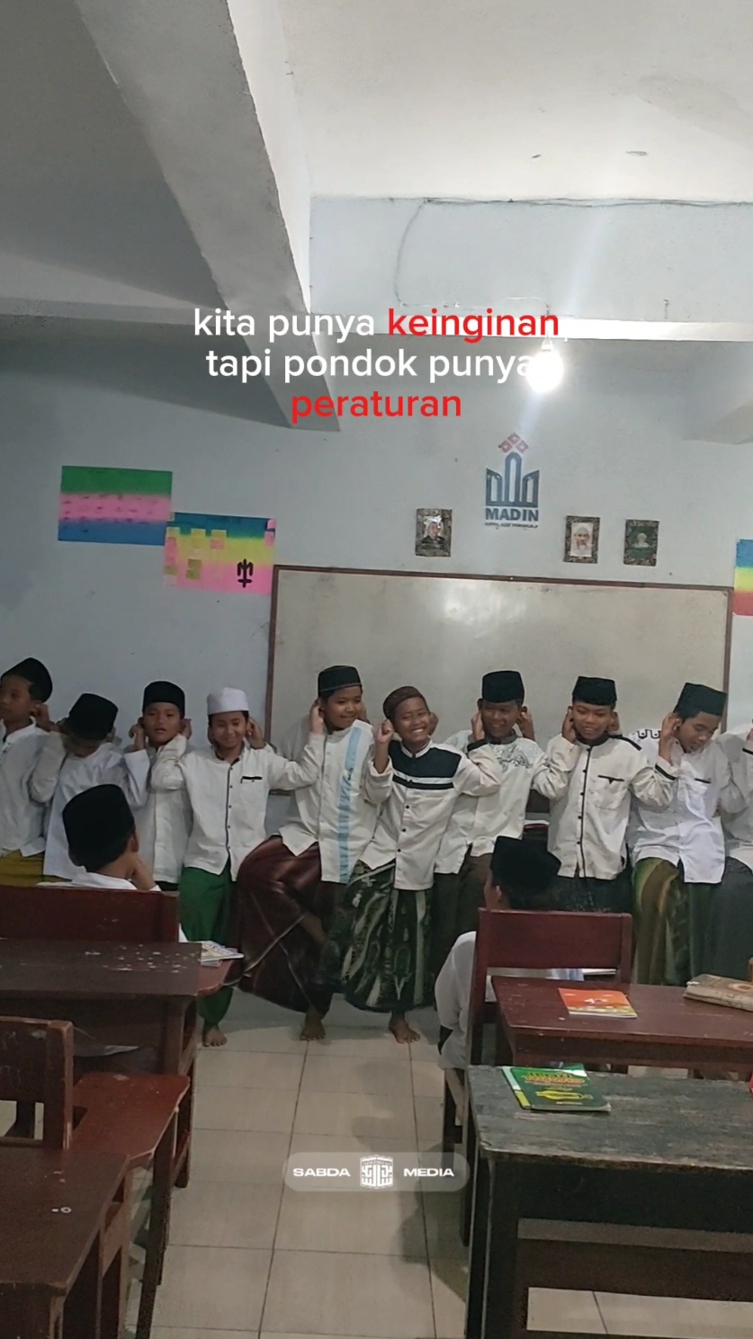 kita punya keinginan tapi pondok punya peraturan hehe #ayomondok #mondokdipesantren #santriwan #santriwati #s2atv #mediapondokjatim #sabdamedia #storypondok #santricurahlele #fyp #fyp #mediapondokjatim #fypsantri 