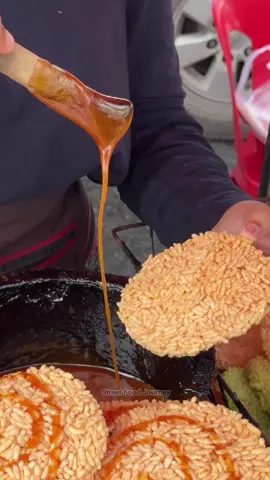 Rice Crackers With Brown Sugar Topping  🔍 Business name  Rice Crackers  📍Address Muang Saraburi Municipal Food Market ตลาดสดเทศบาลเมืองสระบุรี (ตลาดใน) 💵 Price  50 Baht/$ 1.46 USD #thailand #streetfood #tiktokfood 