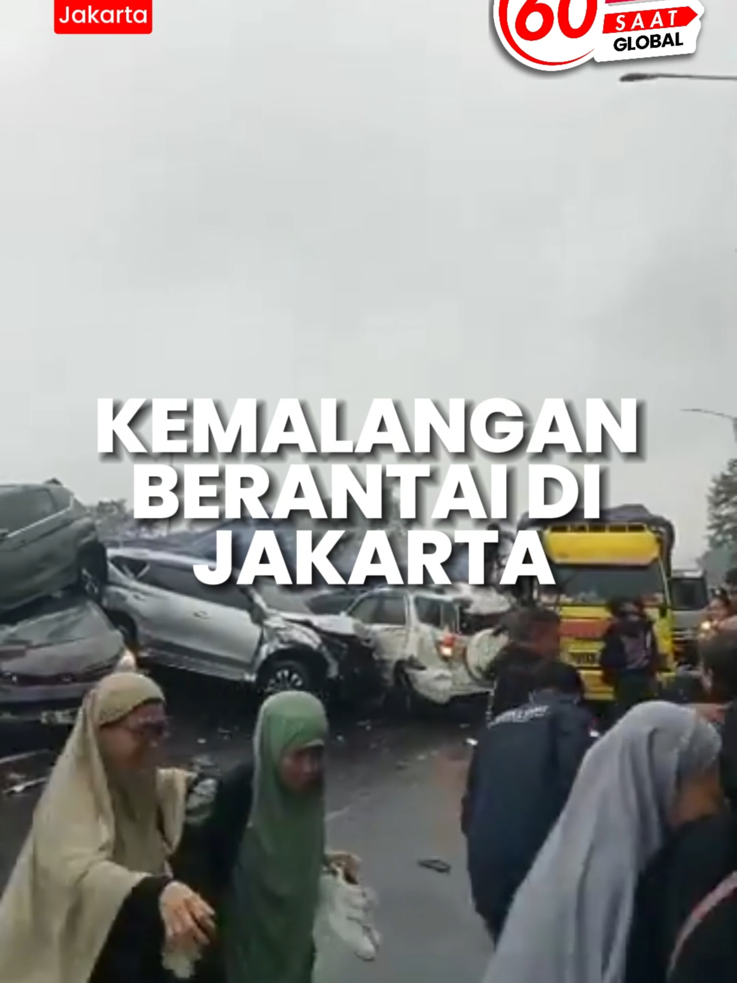 Satu kemalangan berantai melibatkan puluhan kenderaan menyebabkan kesesakan luar biasa di jalan raya KM 92, Tol Cipularang arah Jakarta kira-kira 3.15 waktu tempatan, hari ini. Kemalangan dipercayai berpunca daripada sebuah lori membawa muatan kotak kadbod dipercayai mengalami masalah brek melanggar beberapa kenderaan di hadapannya yang berhenti di jalan tersebut. 