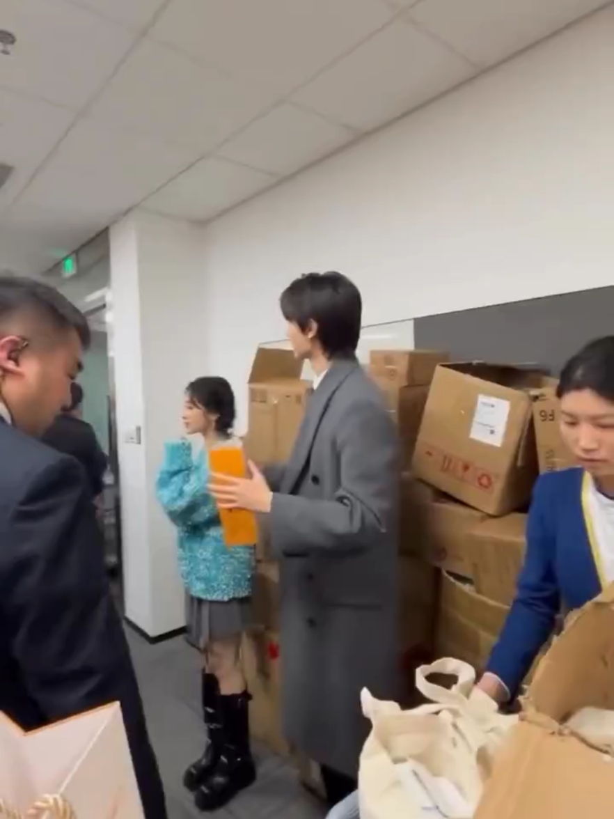 Shen Yue and Lin Yi Giving Gifts in Weibo Group Office,  Smile Code Promotion 🙂#chinesedrama #chineseactor #tiktok #fyp #ShenYue #LinYi #cdramas #foryoupage❤️❤️ #Smilecode #foryoupage #foryou 