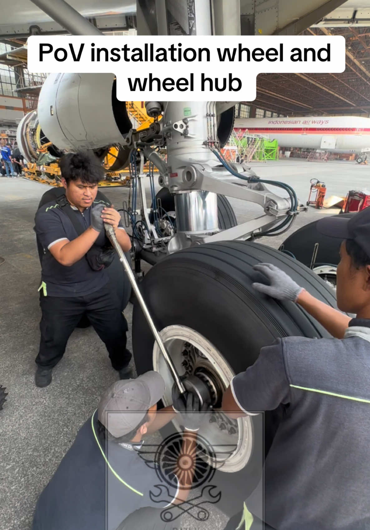 PoV installation wheel and wheel hub airbus 330 🔥 “Disclaimer : video ini tidak mencakup seluruh proses pekerjaan, ada beberapa yang tidak ke record di kamera “  . . . #aircraft #maintenance #pesawat #aviasi #aviation #penerbangan #airbus #airbus330 #dailymechanic_aircraft #engine #engineer #wheel #aviationlovers #airbuslovers #viral #fyp #fyppppppppppppppppppppppp #fypage #avgeeks 