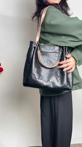 Oh, my God, this women's bag is so beautiful. I feel very good when I carry it to work every day.💕💕👜👜❤️#👜 #fashion #foryoubag #womanbag #tiktokshop #tiktokblackfriday #💕💕💕💕💕💕 #shopping 