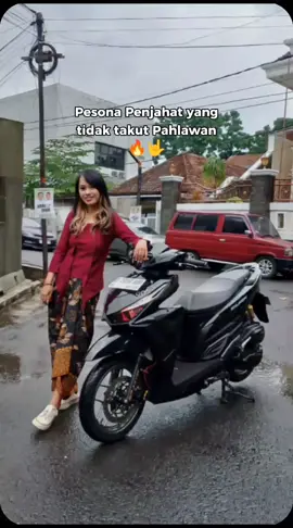 yang dulu terhalang karena ada pacar....sini maju 😂