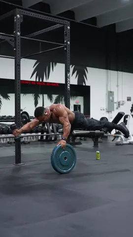 Challenge 🚨 Surprised myself on how difficult this was.  I don’t like when things are hard for me to do 😈 Send this to someone  Link in bio for coaching  @C4 Energy  Code: Lucas #workoutmotivation #beastmode #bodyweightstrength