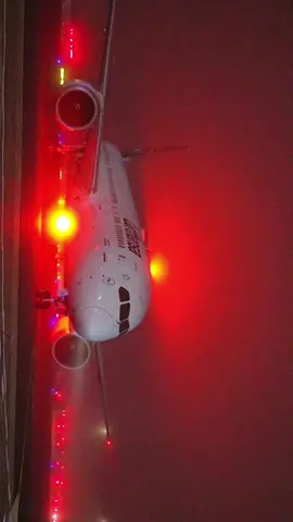 #aviationlovers #plane #4you #flying #flypシ #dreamliner #b787 #avgeek #hobby #photography #photo #planespotting #airport #germany #runaway #takeoff #landing #night #trip #travel #aviation 