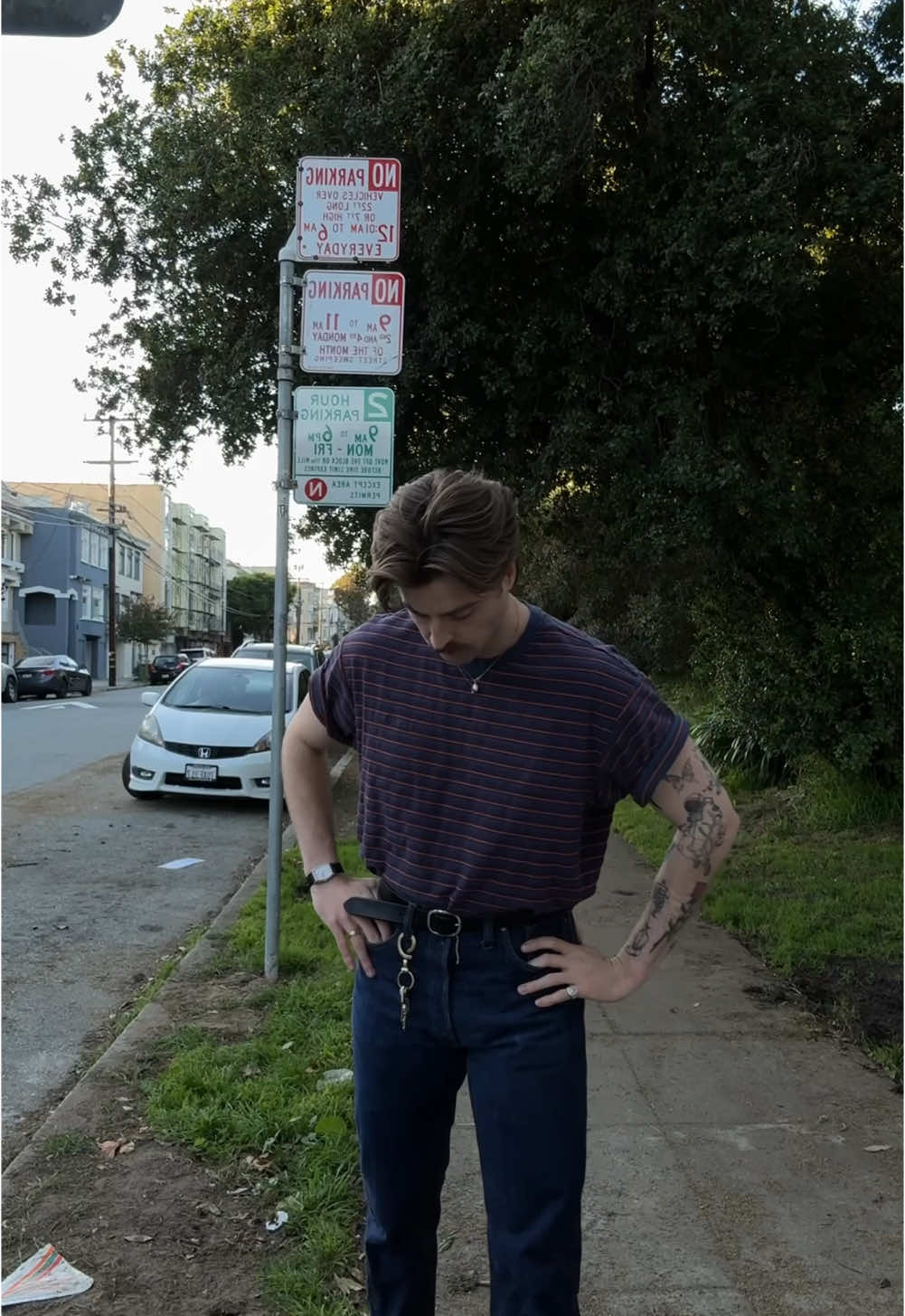 all you need is a t-shirt and jeans #OOTD #outfitinspo #fyp 
