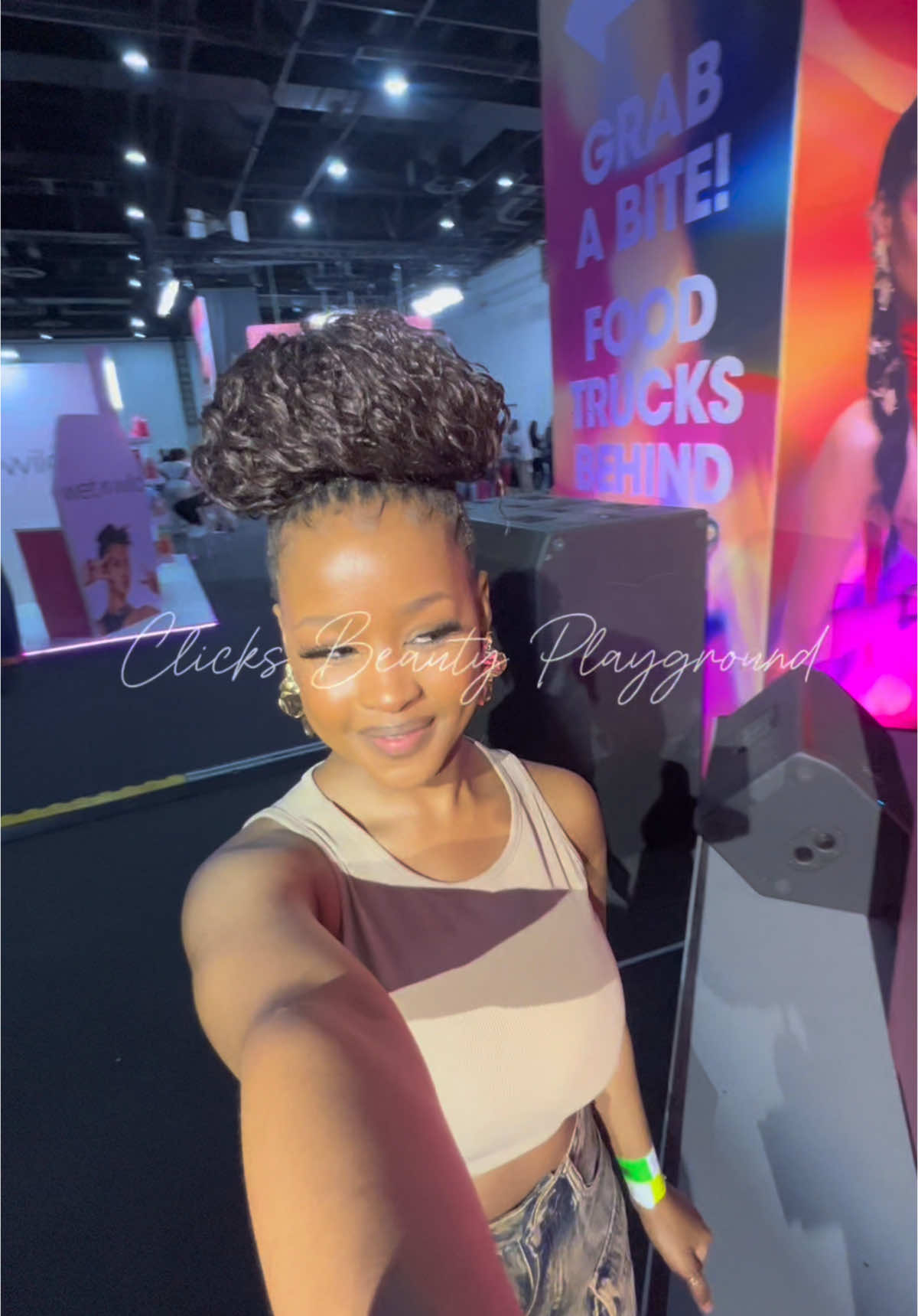 What a timeeee! 🥹🥹🤩@clicksza !! you owe me absolutely NOTHINGGGG ke sanaaaa😭 I had an incredible time at the Clicks Beauty Playground and it's all thanks to @wetnwildbeauty for inviting me to spend some time with them! 🥹 #fyp #tiktoksouthafrica #contentcreator #clicksbeautyfair #clicksbeautyplayground #day1 #wetnwild #influencer #soloday #event #grateful #kokomadlala 