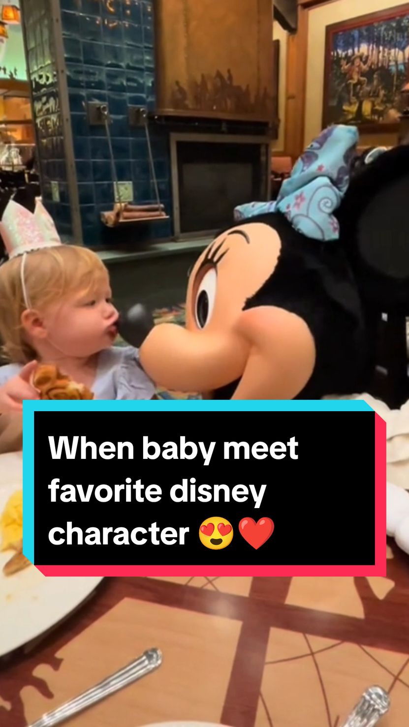 Kids happily meet their favorite Disney characters ❤️ || This little imaginary world is so beautiful 😍 #baby #kid #kidsoftiktok #toddler #disneyland #disneyworld #disneycharacters #cute #adorable #Love #wholesome #fyp #foryou 