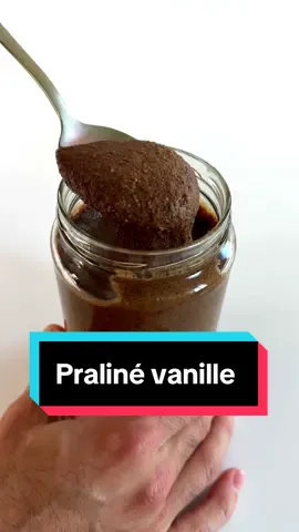 Aujourd’hui une recette et un bon plan !  Le praliné vanille ! Il nécessite beaucoup de vanille alors j’ai un excellent plan pour vous  Moins d’un euro la gousse et en plus la gousse de qualité supérieure 😍 Pour en profiter direction le site de LaVanillerie  avec mon code Nicook20  Et pour le praliné il vous faudra  - 500 gr d’amandes  - 60 gr de gousses de vanille  - 250 gr de sucre  - 100 gr d’eau  Pensez bien à l’enregistrer , elle va beaucoup vous servir prochainement 😀 Produit offert !  #praliné #vanille #recette #Recipe #recetterapide #recettefacile #patisserie #pastry #vanilla 
