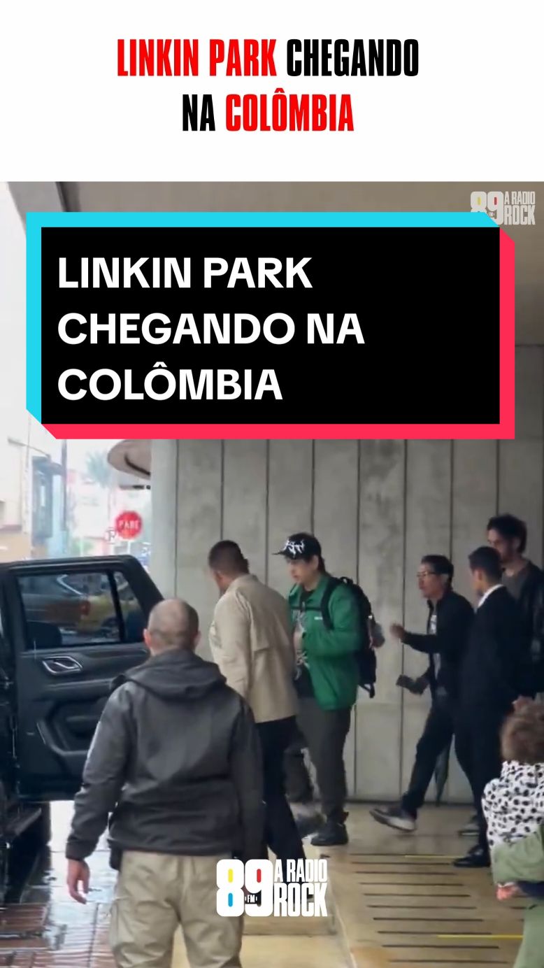 LINKIN PARK CHEGANDO NA COLÔMBIA A banda desembarcou na Colômbia para fazer o show  nessa segunda (11/11) em Bogota, depois desse show eles vem para o Brasil e irão se apresentar em São Paulo nos dias 15 e 16 no Allianz Parque Créditos: @andres94091 (X) #89 #aradiorock #radiorock #vivaorock #rock #89fm #89aradiorock #89fmaradiorock 