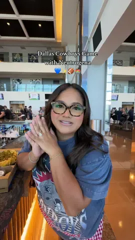 We had so much fun! We took an L but its okay! My husband was so excited! 🥹 Thank you for having us @Neutrogena 💙🏈🏟️✨ #sundayvlog #dallastx #dallascowboys #husbandandwife #weekendvlog #Lifestyle #Vlog #relatable #trending #cowboys #familyof3 #momanddad #MomsofTikTok #latinacontentcreator 