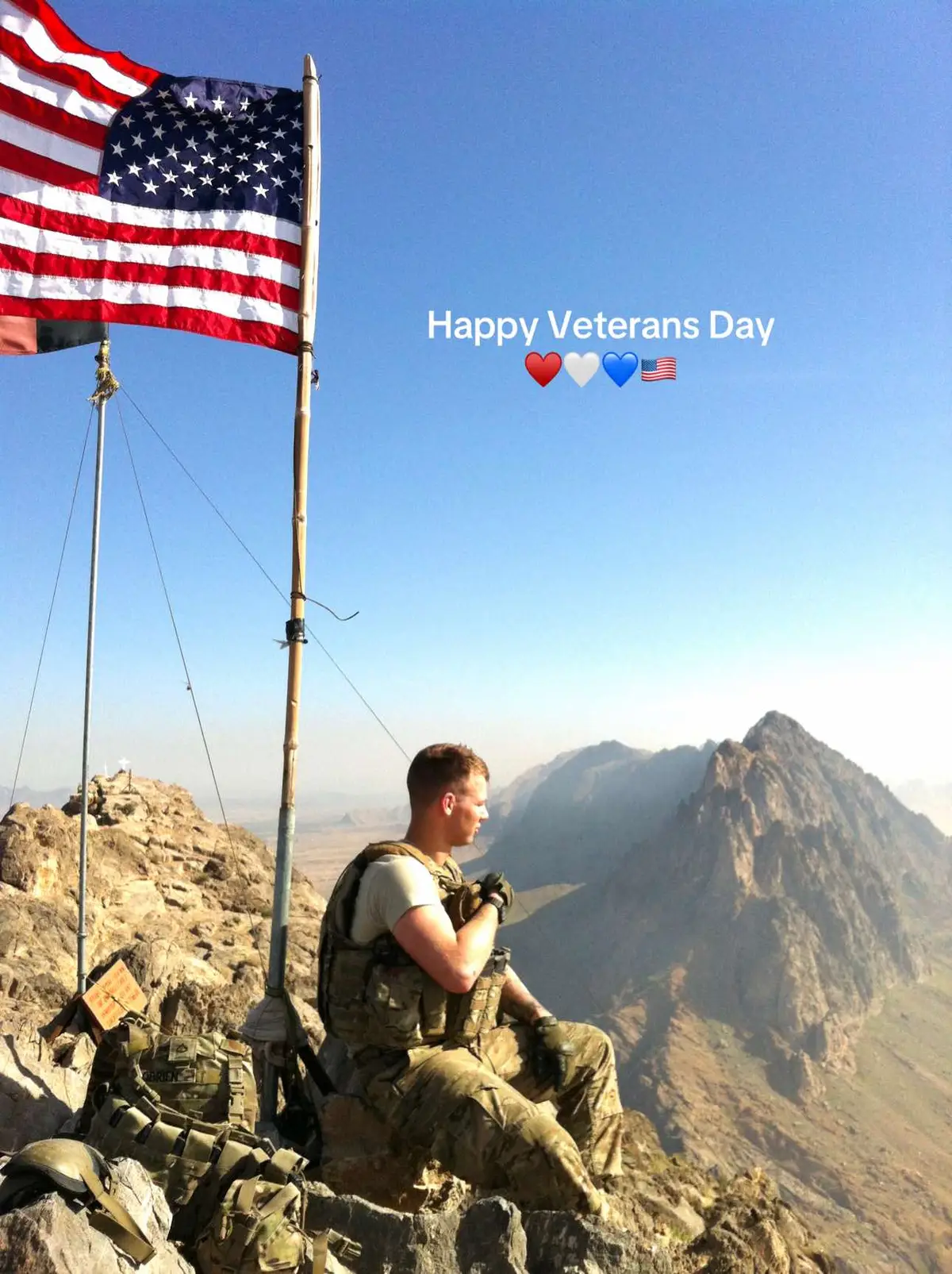 Happy Veterans Day to my amazing husband and all the men and women who selflessly served and sacrificed for our country and freedoms. Today we honor you all♥️🤍💙🇺🇸