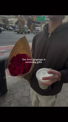 this is so cute #fy #fyp #fypシ゚ #pradabdior #foryoupage #viralvideos #aesthetic #Relationship #lovelanguage #Love #gifts #couple #couplegoals #receivinggifts #gift 