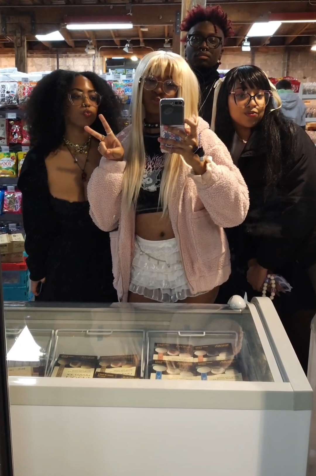 we took a little trip to a Japanese market after our kbbq date 🥰 #blacklove #blackandpoly #blackpolyamory #polyamorytiktok #polyamorous @Hammy ❥ @Jiselle 🧸🍯 @Marron @Mr. Daddy ⛓️ 