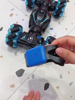  Rev Up the Fun with the 4X4 RC Stunt Car!