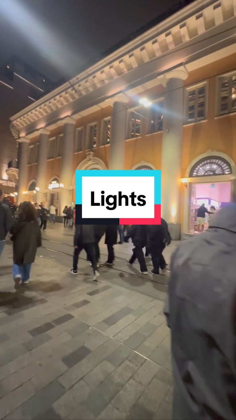 Istiklal lights💫 #istanbul #istiklalcaddesi #istiklalstreet #lights #turchia #visitistanbul #istiklal #estambul #istanbul🇹🇷 #travelling #trip 