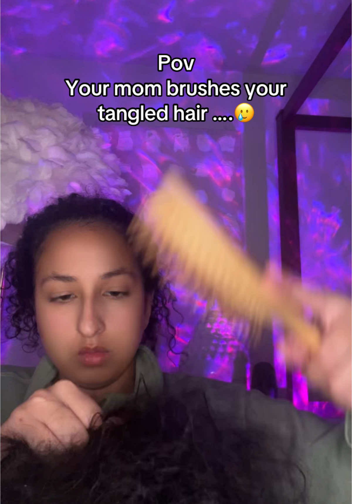 “And i put it inna bun” #asmr #asmrhair #asmrhairplay #fyp #pov #asmrpov #asmrsatisfying #asmrsatisfyingsounds #asmrforsleep #hair #asmrhairbrushing #asmrroleplay #brushinghair #MomsofTikTok 