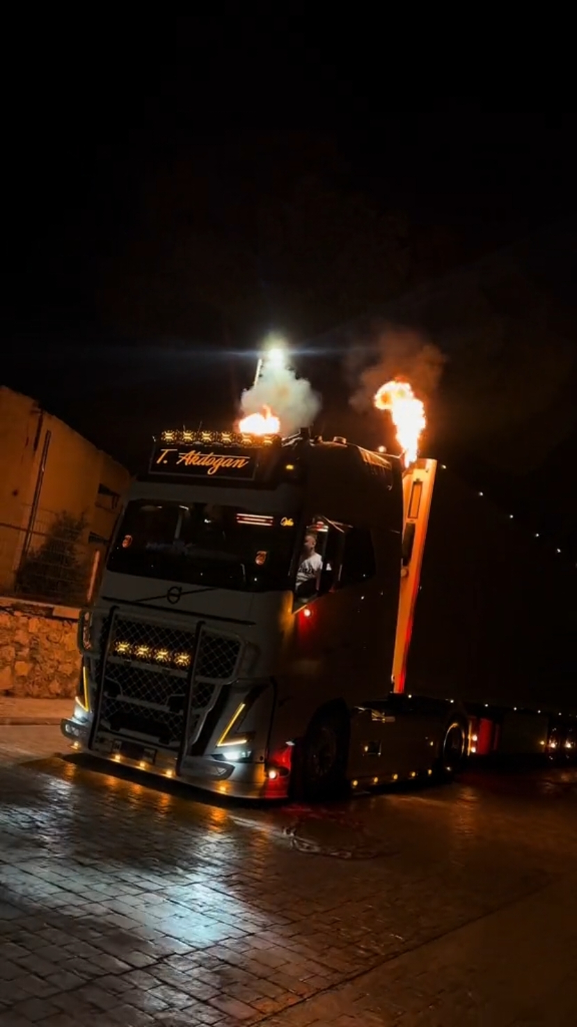 #volvofire #truckflame #flame #fire #volvoflame #truck 