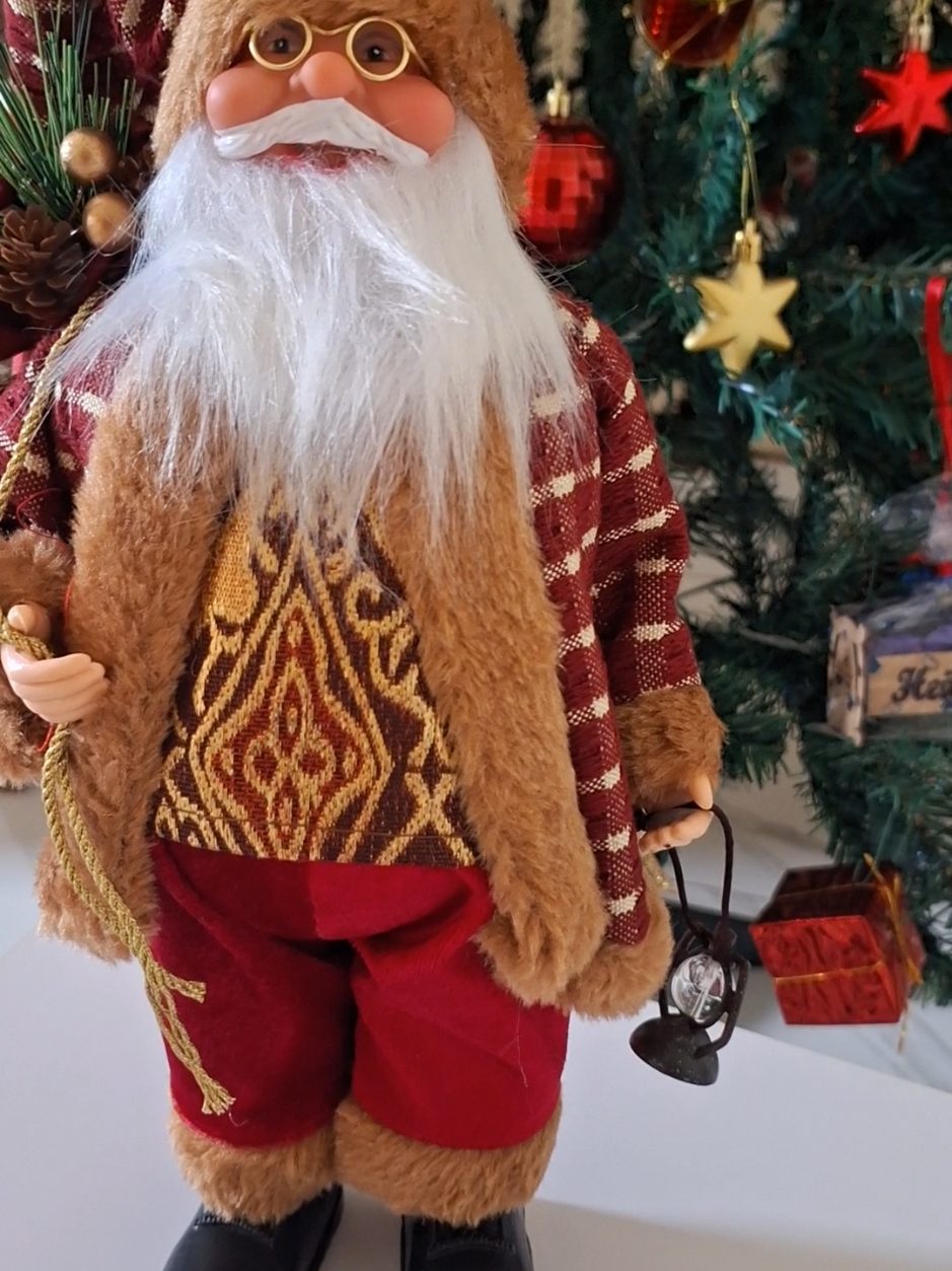 🎁Transforme sua decoração de Natal com o encantador Papai Noel de 30 cm! 🌲Garanta sua agora e viva a magia do Natal! Acesse o link na Bio ☝️ ou  comente Quero que lhe envio o link no direct.  #papainoelchegou #santaclaus #santaclause #bonecos #bonecos #decoration #tik_tok #fouryou #chistmastiktok #chistmastiktok #chistmas  #natal 
