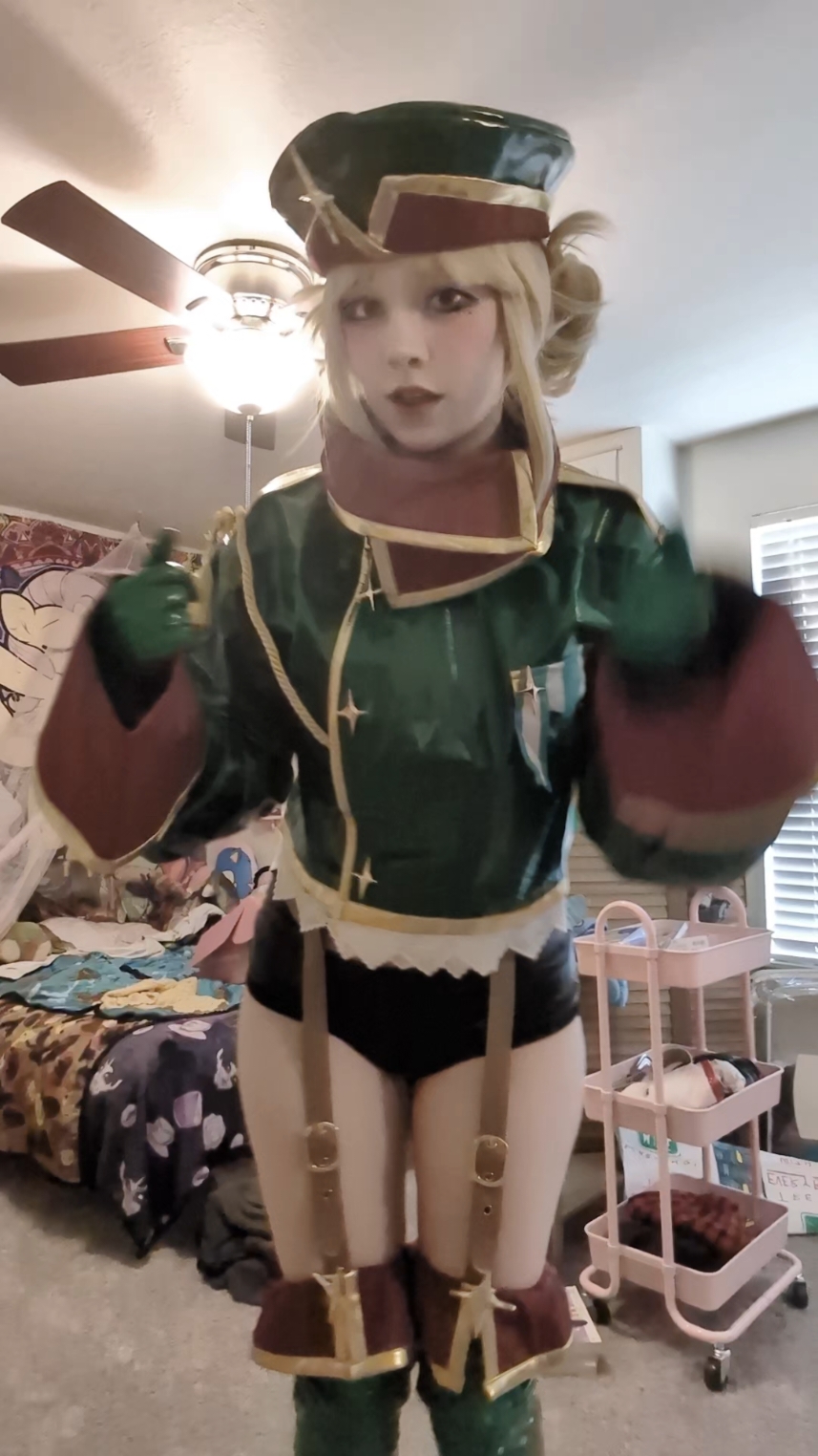 I feel so awkward doing full body vids lolol #gushingovermagicalgirls #kiwiaraga #cosplay 