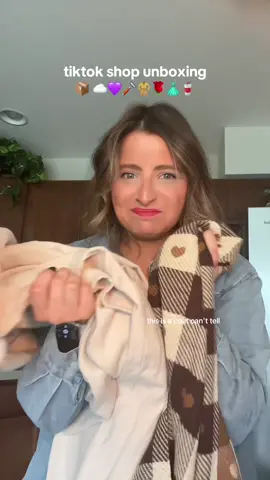 another day, another tiktok shop unboxing 📦🤎 #tiktokshopfinds #unboxwithme #unboxing #fallfinds #tiktokshopblackfriday #fyppp #marissainthemidwest #yozy #yozyfashion #scarf #midwest #tiktokshopcybermonday #blackfridayearlydeals #blackfridaydeals #spotlightfinds  #tiktokshopclothes #unboxinghaul #tiktokshopcreator #creatorsearchinsights 