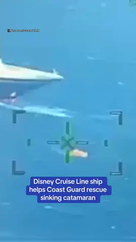 A Disney Cruise Line ship helped rescue four people from a sinking catamaran in Bermuda. The Coast Guard coordinated with the cruise ship, which launched a life boat to save the passengers.  🎥 U.S. Coast Guard / TMX  #news #disneycruise #cruise #coastguard #rescue 
