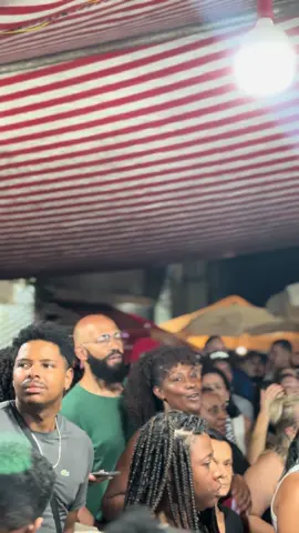 Vem pra mim que eu quero ser feliz… 🎵 #samba #rodadesamba #sambaderaiz #mpb #brasileirao 