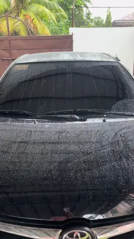 Got stubborn dirt and grime? This tablet is your new best friend! 😍 Make your car windows shine like new! #CarDetailing #EasyCleaning