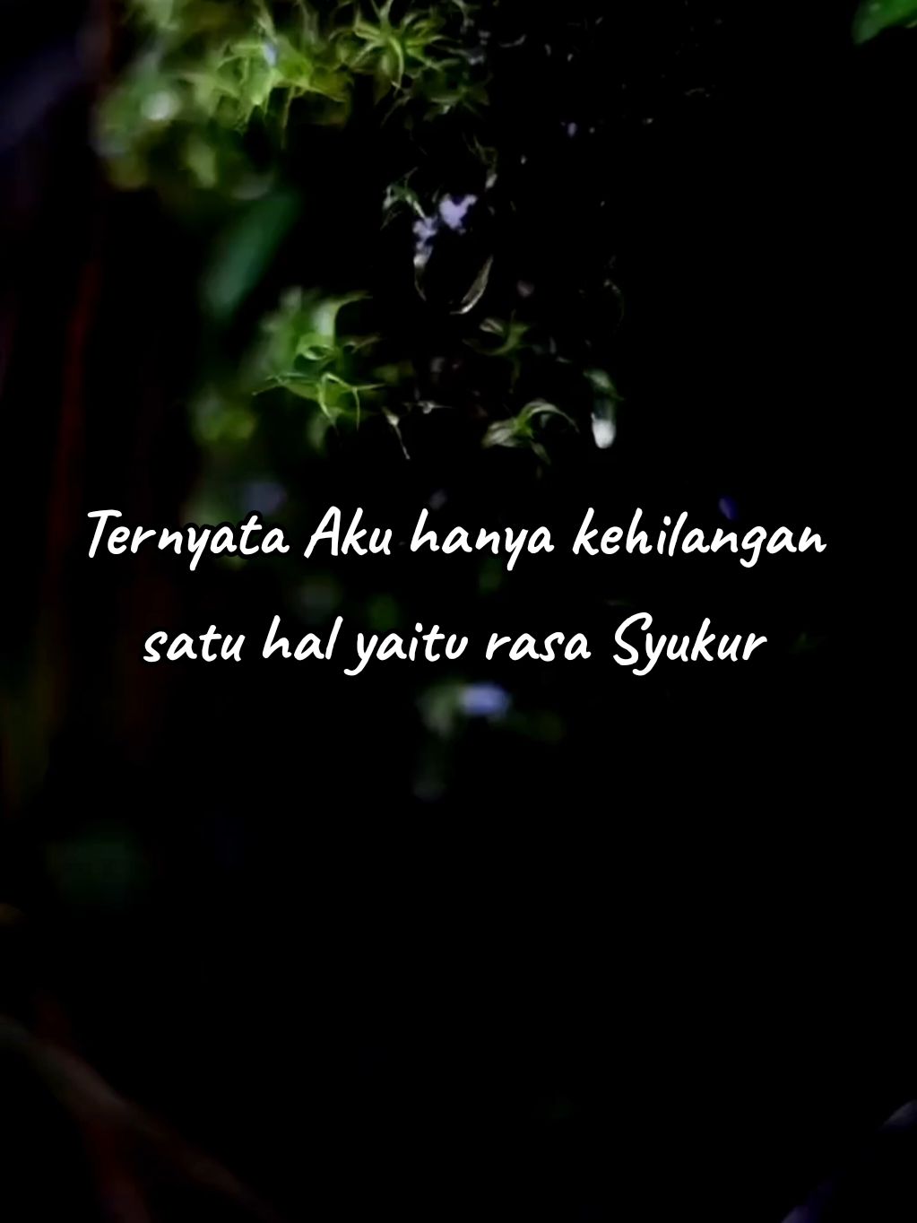 Terasa begitu banyak keluhku, sampai-sampai aku lupa nikmatnya bernafas, kakiku yg masih kuat untuk berjalan, tanganku yg masih lengkap dan mataku yg masih bisa melihat... Ternyata, aku hanya kehilangan satu hal, yaitu rasa 