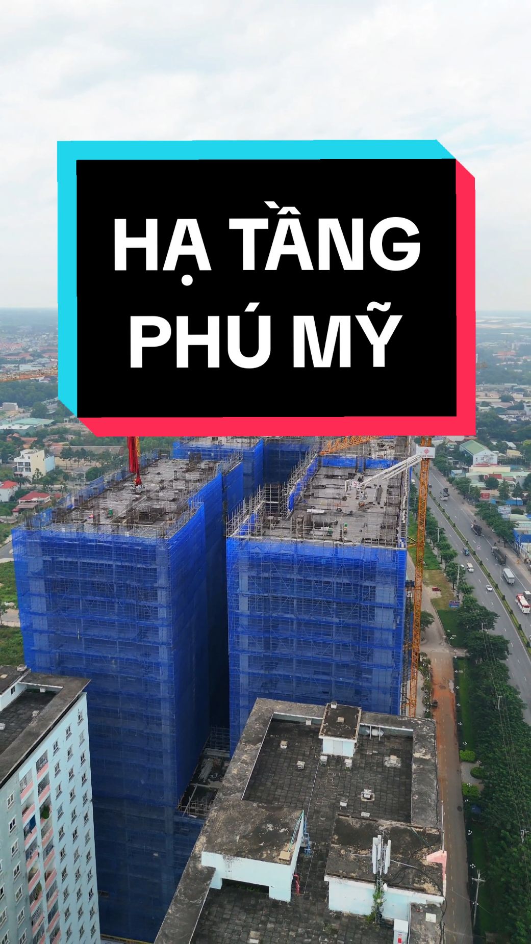 Thị xã Phú Mỹ đóng góp quan trọng vào nguồn thu ngân sách tỉnh, với tổng thu ngân sách trên địa bàn là 30.625 tỷ đồng. Nếu so sánh tương quan với 63 tỉnh, thành trên cả nước thì Thị xã Phú Mỹ có số thu chỉ thấp hơn 12 tỉnh dẫn đầu, cao hơn Bắc Ninh, Thái Nguyên, Khánh Hòa... Thu ngân sách Thị xã Phú Mỹ gần tương đương với tổng số thu của 11 tỉnh xếp cuối bảng (Sóc Trăng, Bạc Liêu, Kon Tum, Đắk Nông, Ninh Thuận, Tuyên Quang, Hà Giang, Lai Châu, Điện Biên, Cao Bằng) cộng lại. #flycambariavungtau #xuhuong #phumy #flycam4k #flycambds 