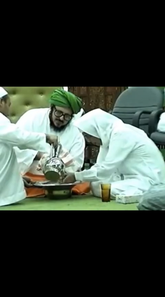 Kebersamaan Abuya Sayyid Muhammad bin Alawi Al-Maliky Al-Hasani bersama dg Hadrotus Syaikh Romo KH. Achmad Asrory Al-Ishaqi (Kedinding Surabaya).. 🥰💚 اللهم صل على سيدنا محمد وعلى آل سيدنا محمد يالله بالتوفيق حتى نفيق ونلحق الفريق . Mudah-mudahan kita mendapat taufiq sehingga kita bisa digolongkan dengan orang-orang sholeh. Aamiin.. #abuya #sayyidmuhammadalmaliki #abuyasayyidmuhammadalawialmaliki #khahmadasrorialishaqy #alkhidmah #alkhidmahindonesia #alkhidmahkedinding #qodiriyahwanaqsyabandiyah #syekhabdulqodiraljaelani  #alfitrahkedingding #alfitrah #pondokpesantrenalfitrahkedindingsurabaya #kedindinglorsurabaya #ukhsaficoplercommunity❤️💛💚 #breettd🤘❤💛💚 #fyppppppppppppppppppppppp 