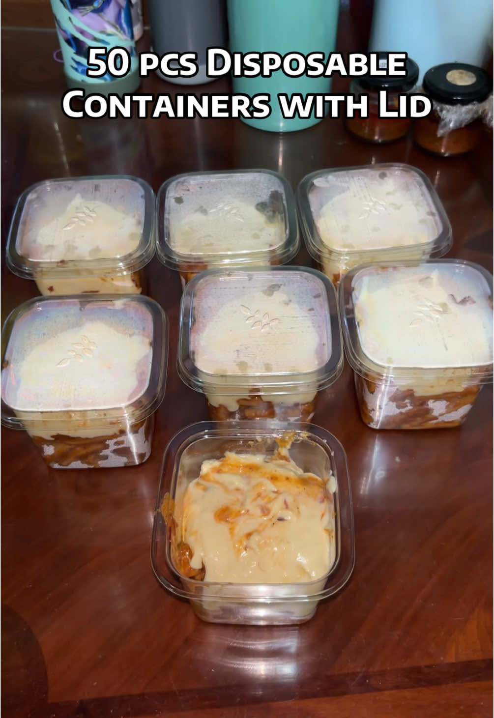 Perfect para sa handaan 🥰 #disposablecontainer #disposablecupswithlid #perfectfindssss #plasticcontainers #50pcsdisposablemoussedessert 