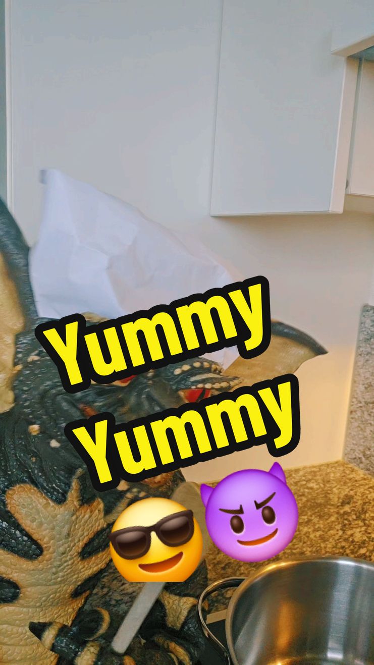 Was wird heute lecker gekocht 🤔😎😈#famgremlins #gremlin #kleinemonster #foryoupagе #puppet #humor #funnyvideo #spass #foryou #fürdich #viral #fyp #tiktok #kochen 