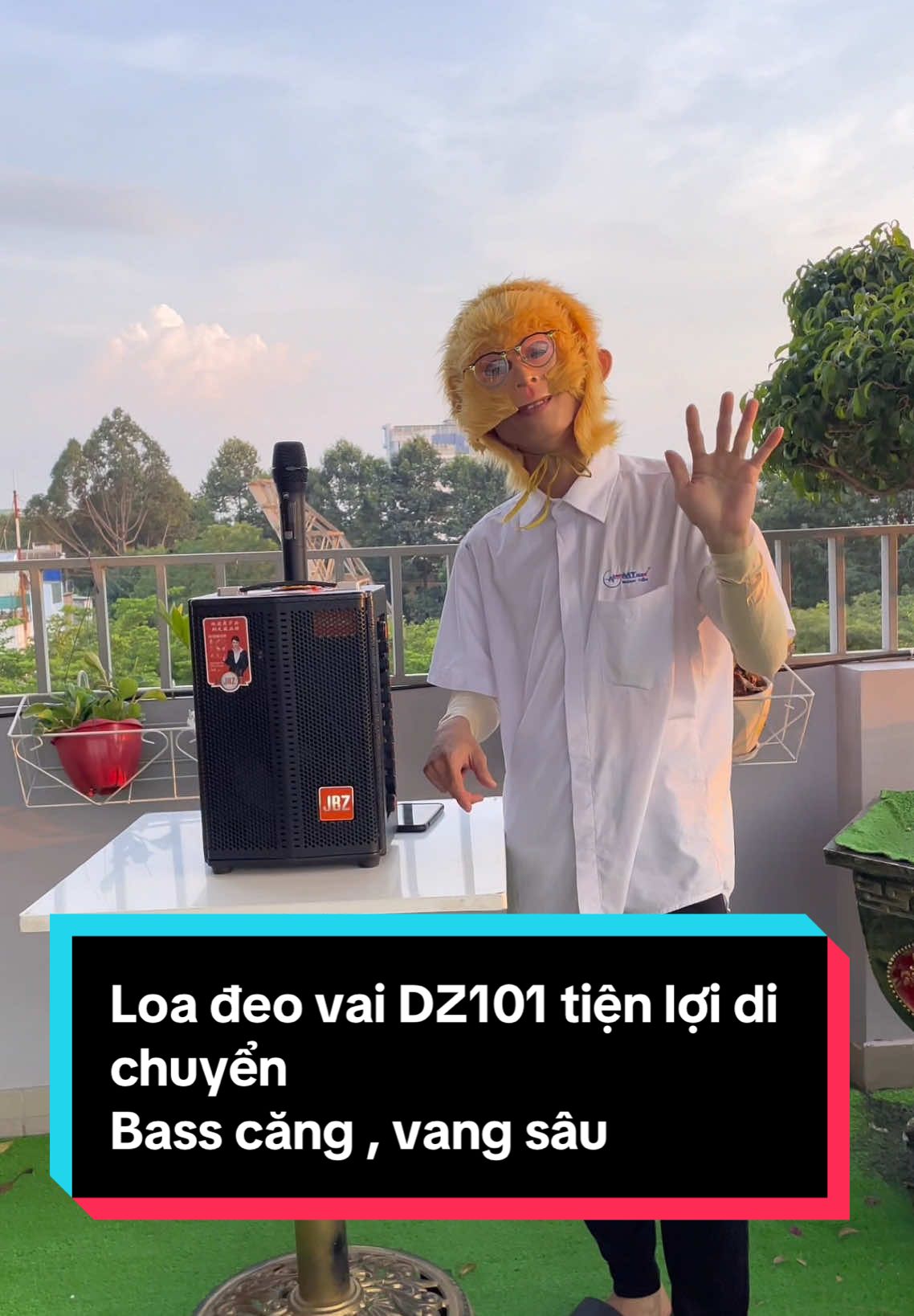 Loa DZ101 tiện lợi đa năng , có quai xách di chuyển khi đi ra ngoài ##mtmaxmanhtien #manhtienmtmax #mtmaxreview #karaoke #loakemmic 