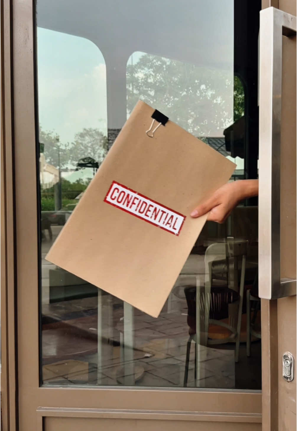 CONFIDENTIAL 🤫  We’ve been working on something BIG 🔥 Trust us, you won’t see this coming. Are you ready for the surprise? 😎 Where do you think it could be? comment below, and let’s see if anyone gets it right! 🤭 . #thekomunalcafe #comingsoon #somethingbig #openingsoon 