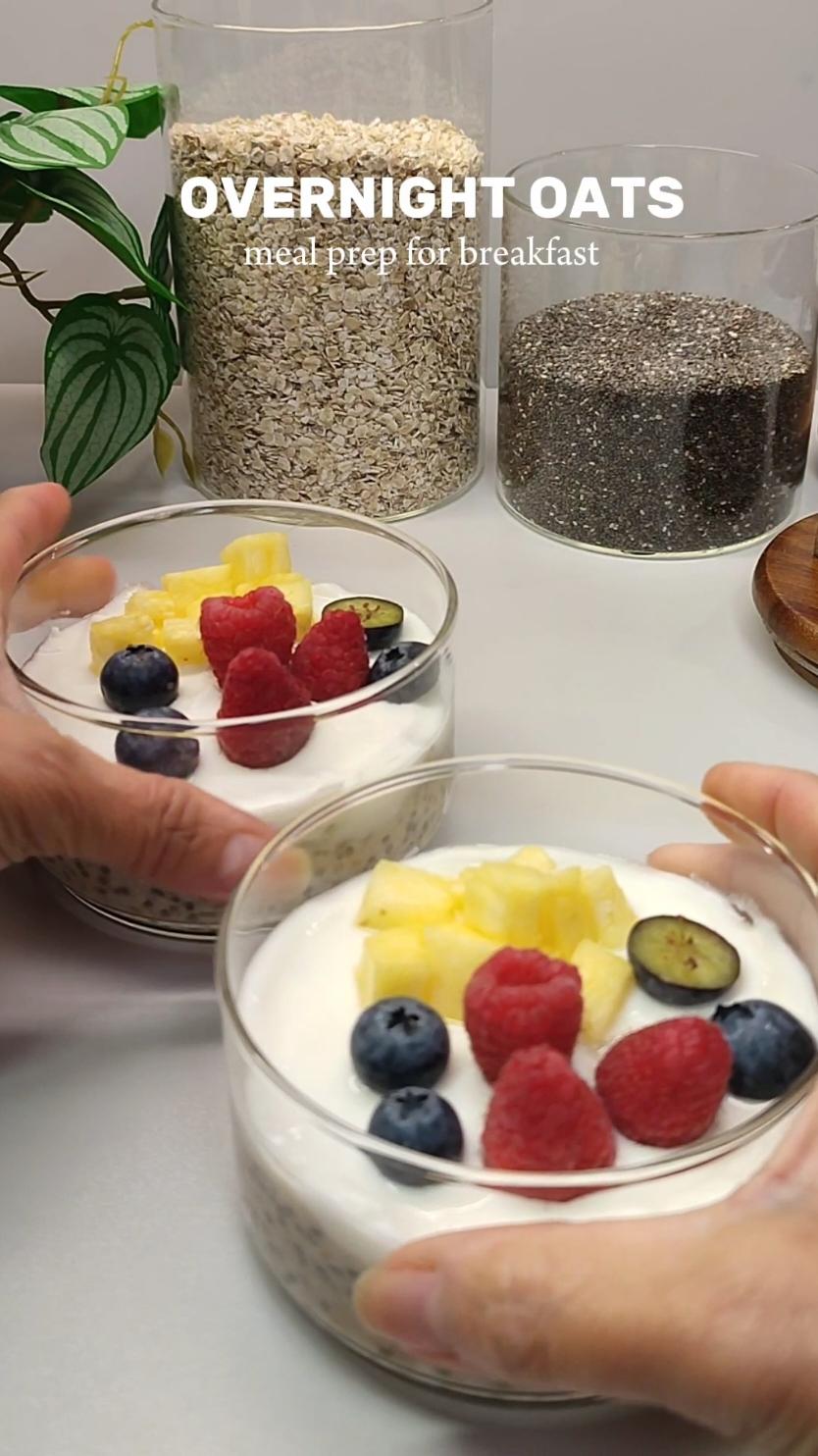 Overnight Oats simple healthy breakfast or just snacks! Ingredients: 1/3 cup rolled oats 1/2 cup any milk of your choice 1 Tablespoon chia seeds  1 Tablespoon sweetener 1-2 Tablespoon Greek yogurt Top with your favorite fruits ✨Enjoy! #oatstiktok #healthyfood #healthydessert #oatsrecipes #haferflocken #snacks #breakfastrecipes #Overnightoats 